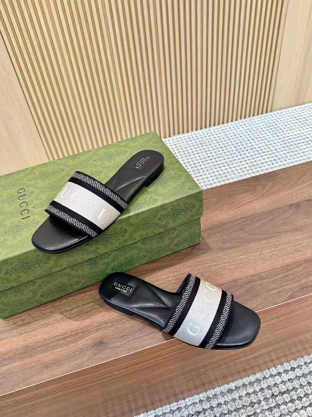 Gucci Women's slide sandal with Web