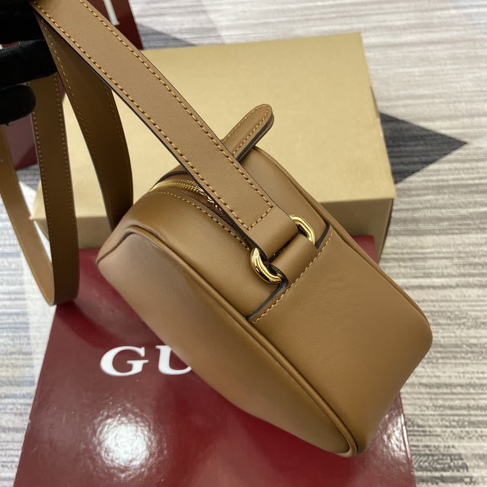 Gucci Blondie Bags 820429 21*15*8cm