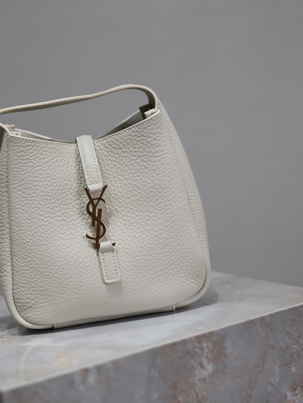 Saint Laurent Le 5 á 7 Grained Leather Bags 633158 15*16*7cm